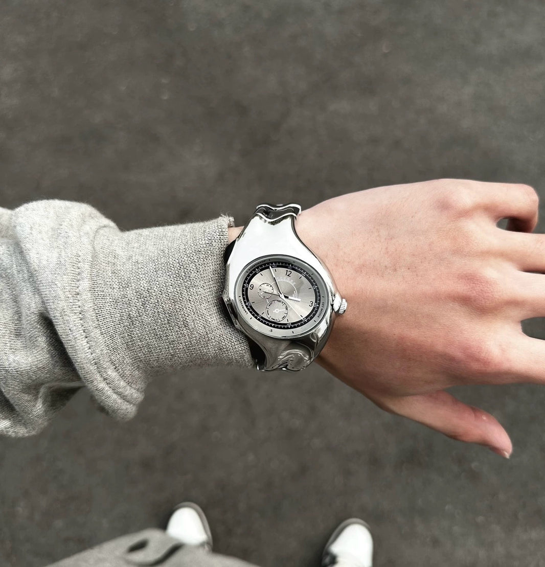 DSY/Original Millennium Futuristic Retro Alien-Shaped Distorted Vintage Watch High-End Niche Trendy Y2K Quartz Wristwatch Customizable Logo