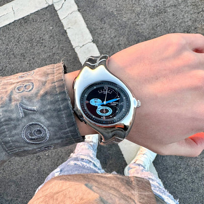 DSY/Original Millennium Futuristic Retro Alien-Shaped Distorted Vintage Watch High-End Niche Trendy Y2K Quartz Wristwatch Customizable Logo