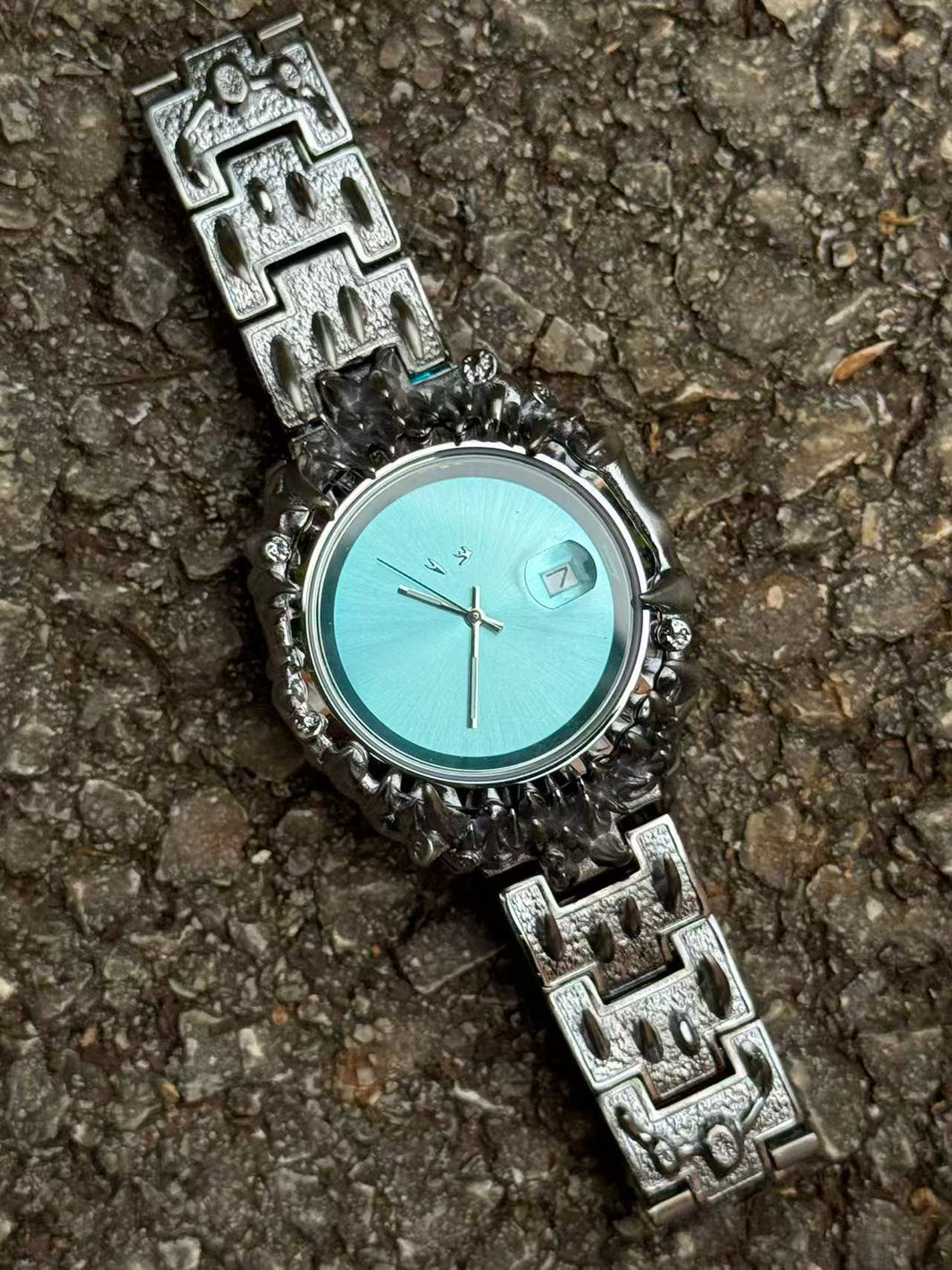 DSY/2026 Exotic Watch with Spiked Claws, Original Retro Y2K Quartz Watch OEM